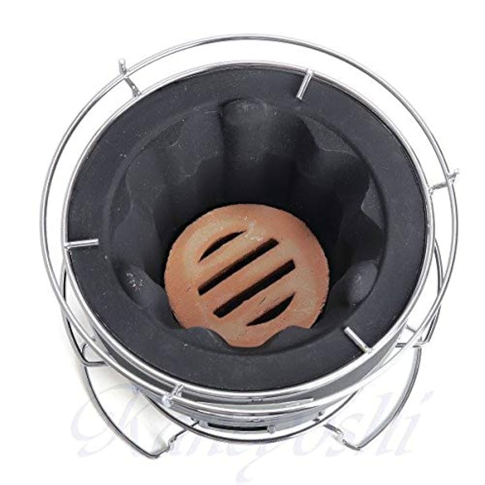 伝統の二重構造が、食材の旨味を最大限に引き出す。一生ものの国産七輪。 伝統の二重構造が、食材の旨味を最大限に引き出す。一生ものの