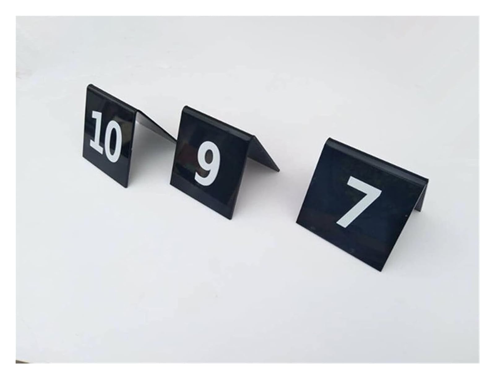 Numery stołów w stylu namiotu akrylowego w wielu zakresach 3,1 x 3,1 x 3,1 cala(1-50)