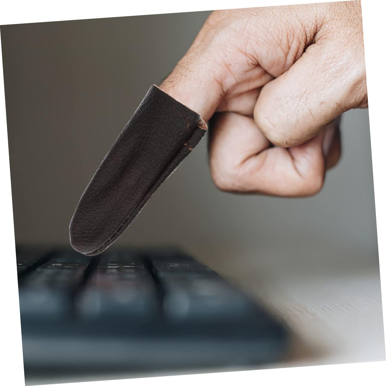 Anneome 4 Pack Cowhide Thimble Finger Sewing Thimbles for Fingers Leather for Hand Sewing Knitting Crochet Guard Random Color
