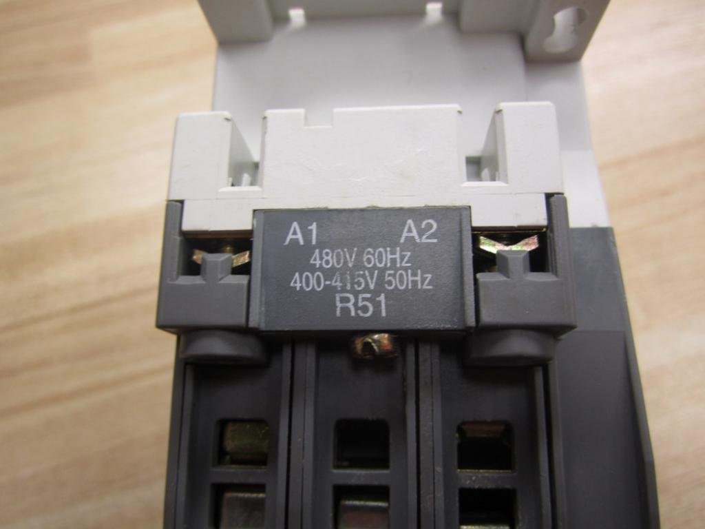 ABB 3 Pole 600V 60A Contactor 1 NC AUX 120VAC Coil A40-30-01