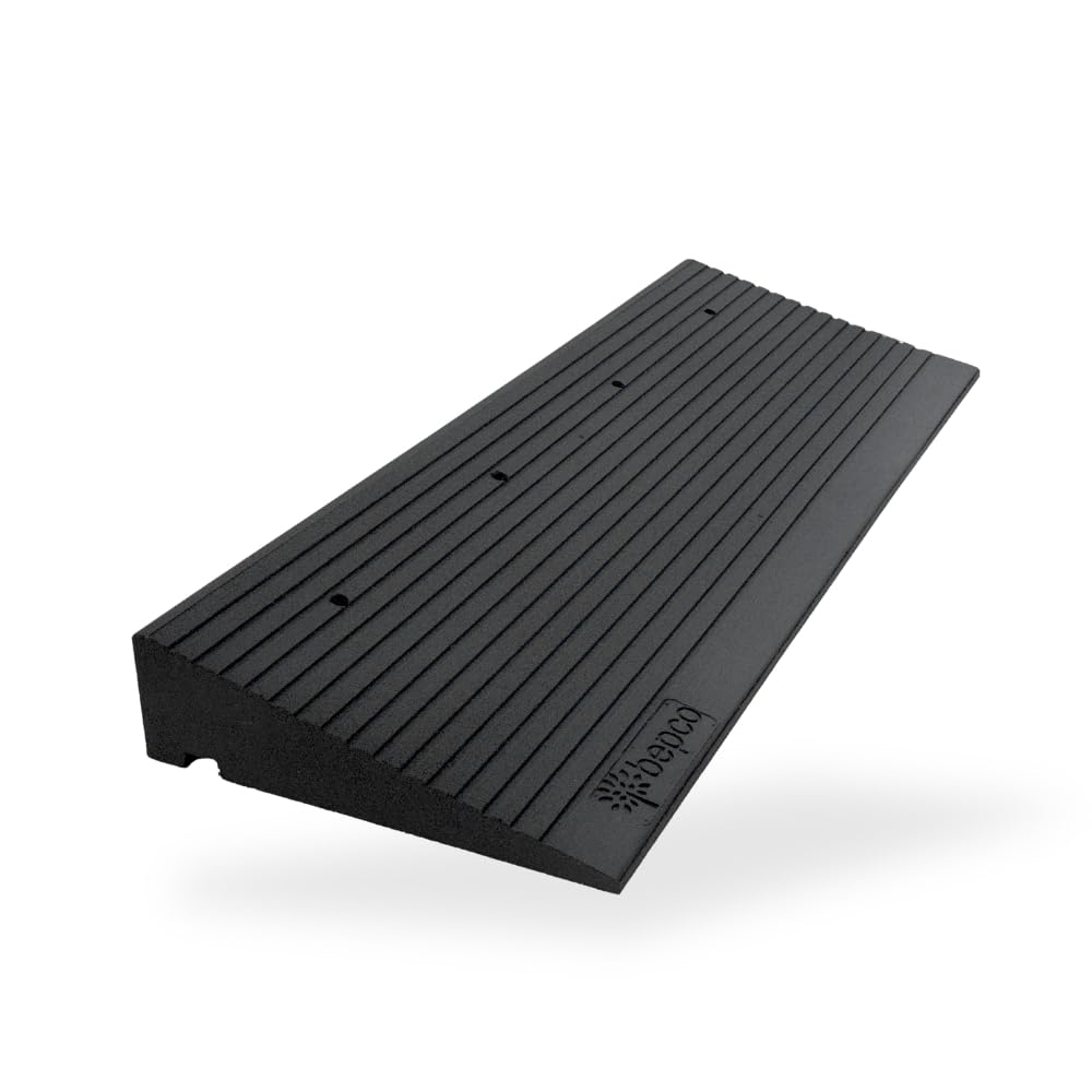 bepco Premium Schwellenrampe - Auffahrrampe aus recycltem Gummi, mit eingelagerten Unterlegscheiben für Terassen, Türschwellen, Bordsteinkanten, Treppen (ohne Befestigung, 100 x 35 x 10 cm)