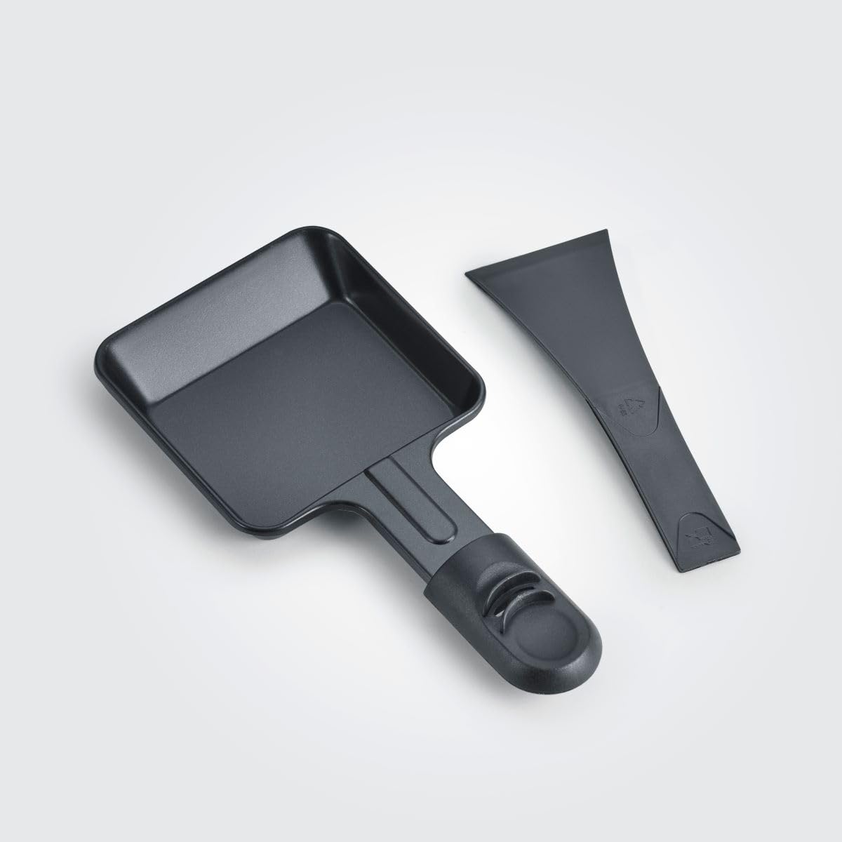 SEVERIN Raclette Grill, 1400W, 8 Padelline Antiaderenti, 8 Spatole, Piastra in Ceramica (41,5x26 cm), Temperatura Regolabile, Cavo Lungo 195cm, 42,0 x 28,0 x 12,0 cm, Nero - RG 9670