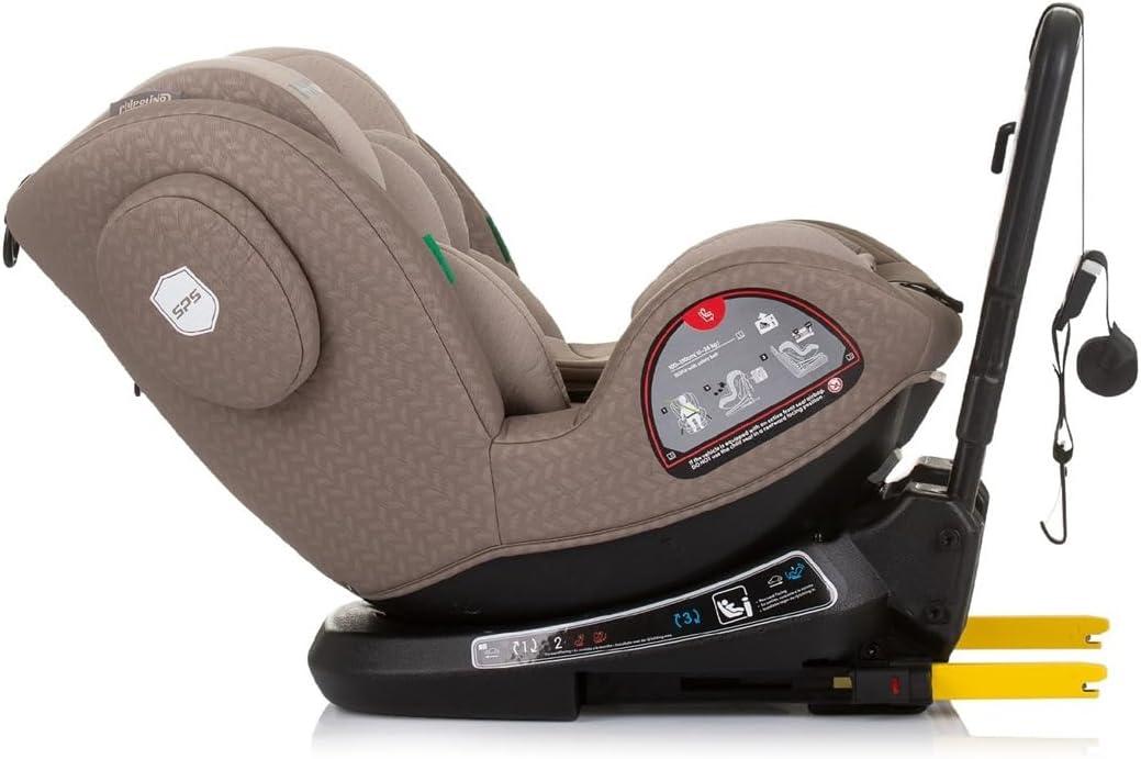 Lato view del sedile dell'auto in posizione reclinata, che mostra lo schienale regolabile.