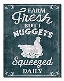 Desperate Enterprises Plaque en étain Farm Fresh Butt Nuggets – Décoration murale vintage nostalgique en métal – Fabriquée aux États-Unis