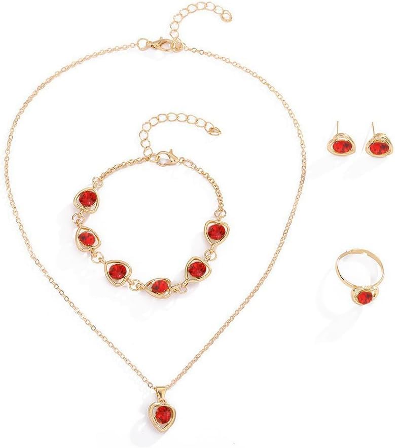 Elegante Creazione: Questo set gioielli presenta splendidi cristalli neri incastonati dentro montature a forma di cuore dorate, creando un contrasto affascinante. Ogni pezzo è realizzato con attenzione ai dettagli, evidenziando la silhouette romantica del cuore.