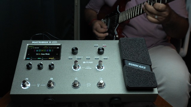 SONICAKE QME-200 Matribox ii Pro multieffects guitar pedal with