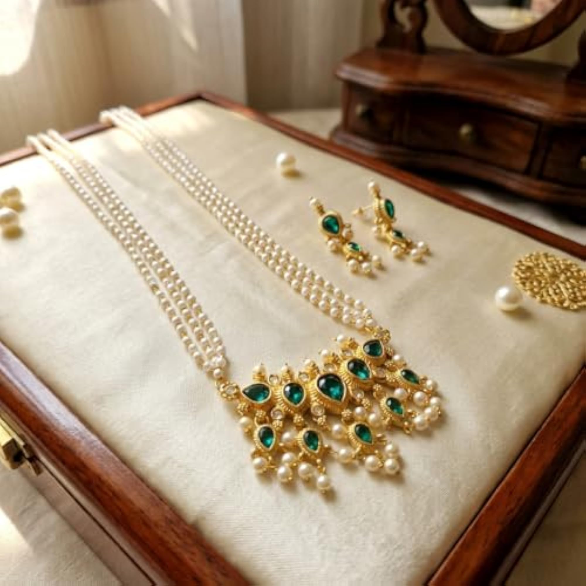 Traditional Maharashtrian Tanmani Moti Necklace & Earrings Set