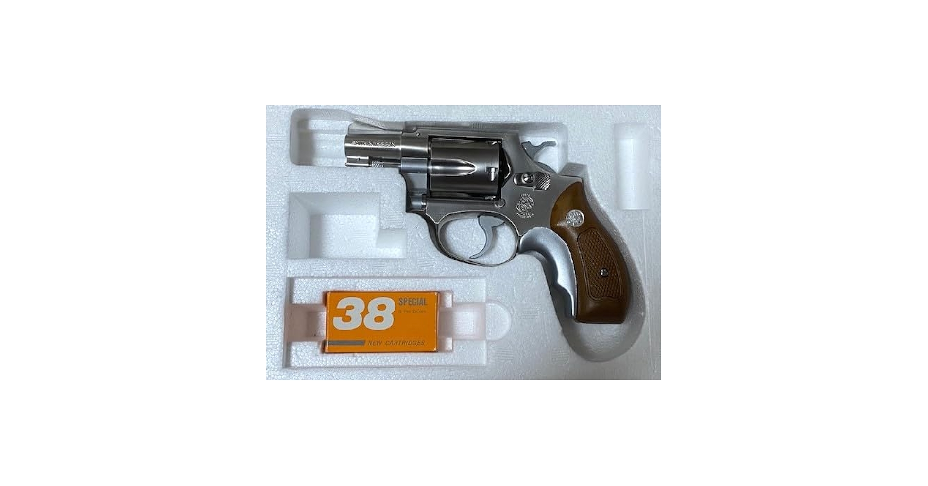 コクサイ S&W M60 .38スペシャル　シルバーメッキ　リボルバーモデルガン Amazon | コクサイ S&W M60 2インチ レディスミス フルメタル