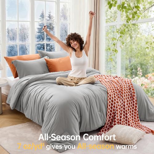 Image of MUXHOMO Queen Comforter Set, All Season Ultra Soft Down Alternative Bedding - 3 Piece Lightweight Bed Set Includes 1 Comforter (90 inchx90 inch) and 2 Pillow Shams (20 inchx26 inch), Light Grey
