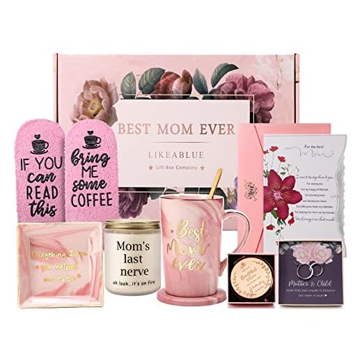 Presentes de feliz aniversário para mãe, cesta de presente para mãe, caixa de presente para mulheres, esposa, sogra em lei, nova mãe, presentes de mãe para o dia das mães - Inclui copo, colar, meias, chaveiro, cartão e flor