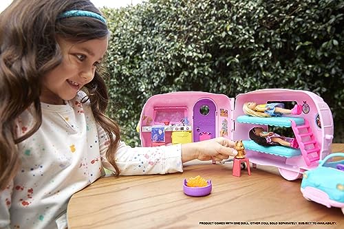 Coffret Mini-Poupée Barbie FXG90 – Chelsea avec Voiture et Caravane - vue 2
