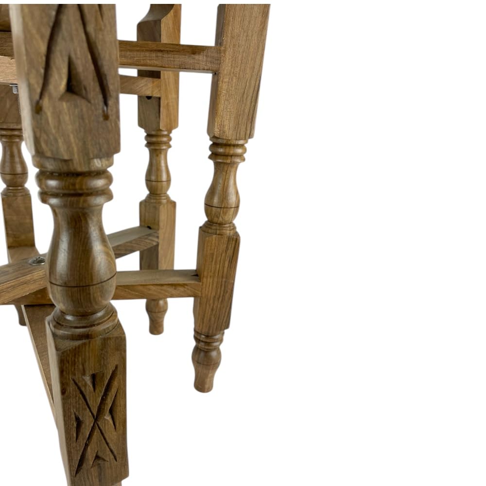 Tavolino Marocchino con Vassoio in Alluminio Cesellato, Base in Noce Massello Richiudibile, 42 cm x h46 cm