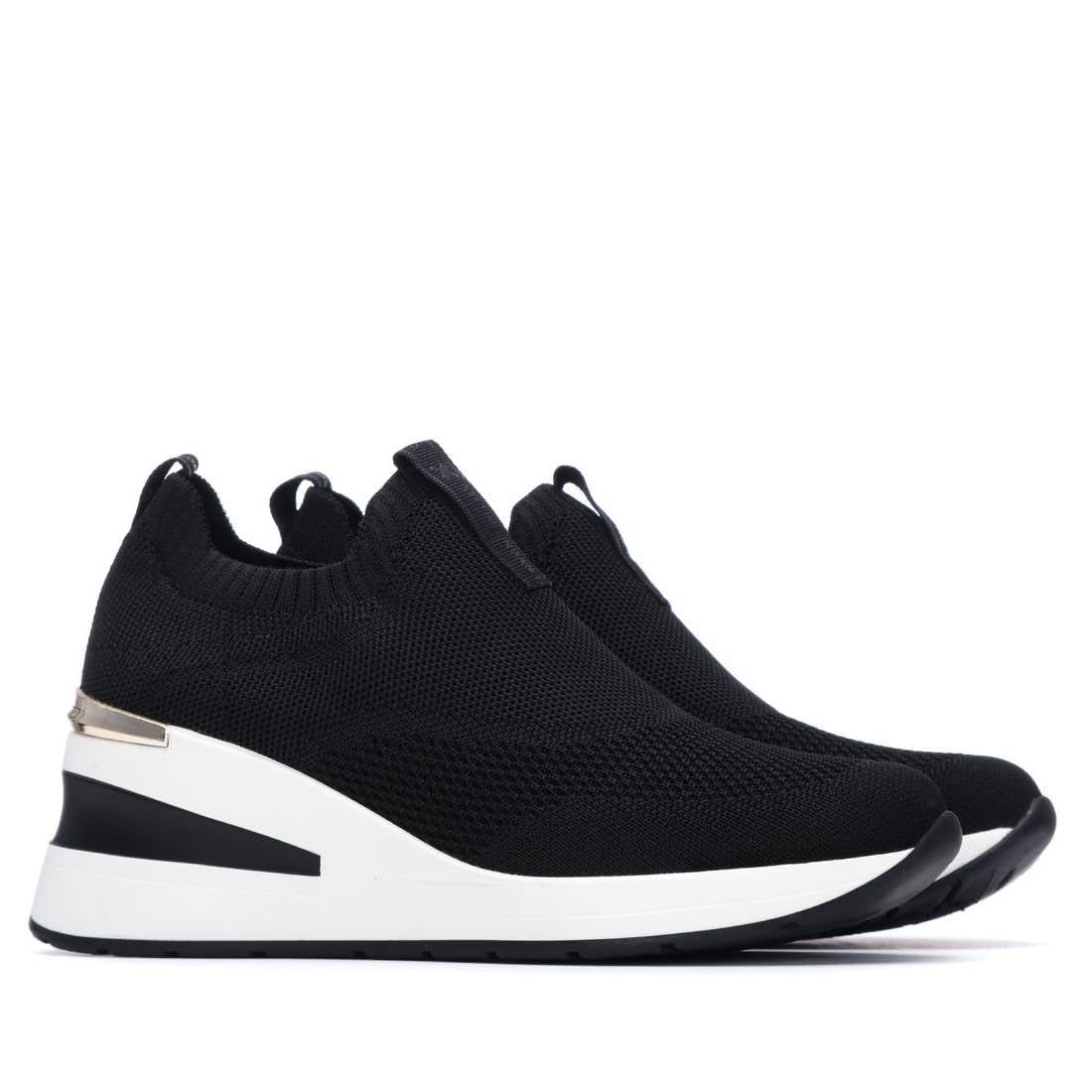 XTI - Sneakers Kobiety - Wygodne i wszechstronne obuwie – moda casualowa