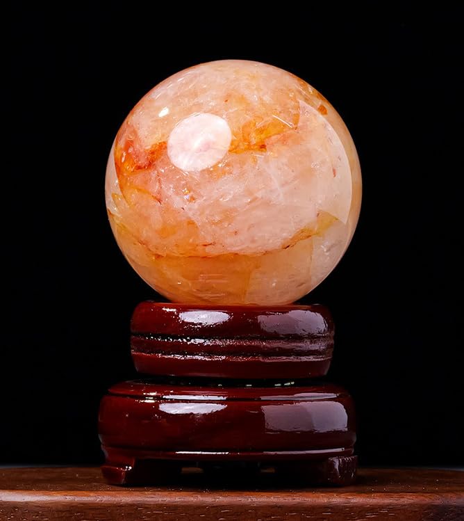 Sculpture boule de cristal rouge contre le stress et purifier la maison
