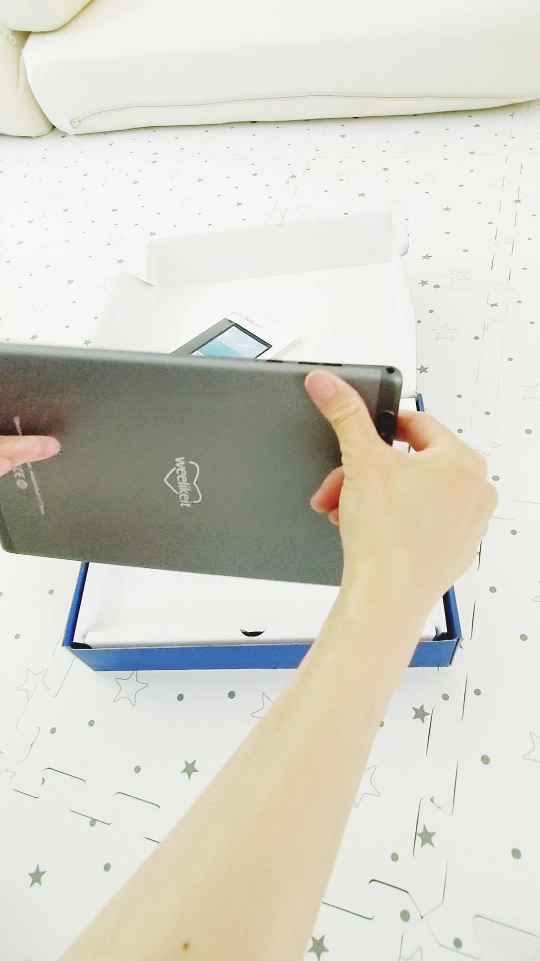 Unboxing weelikeit tablet on Amazon Live