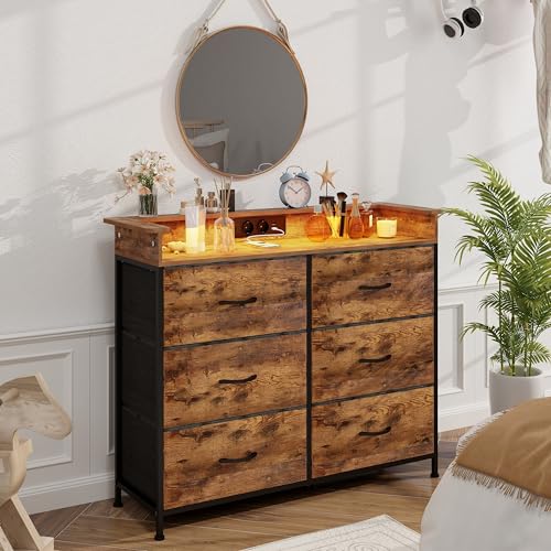 VEDECASA Cajonera con 6 cajones y iluminación LED, 2 puertos USB y 2 enchufes AC, aparador con superficie de madera y cajones de tela, marco de metal para dormitorio, sala de estar y pasillo, color