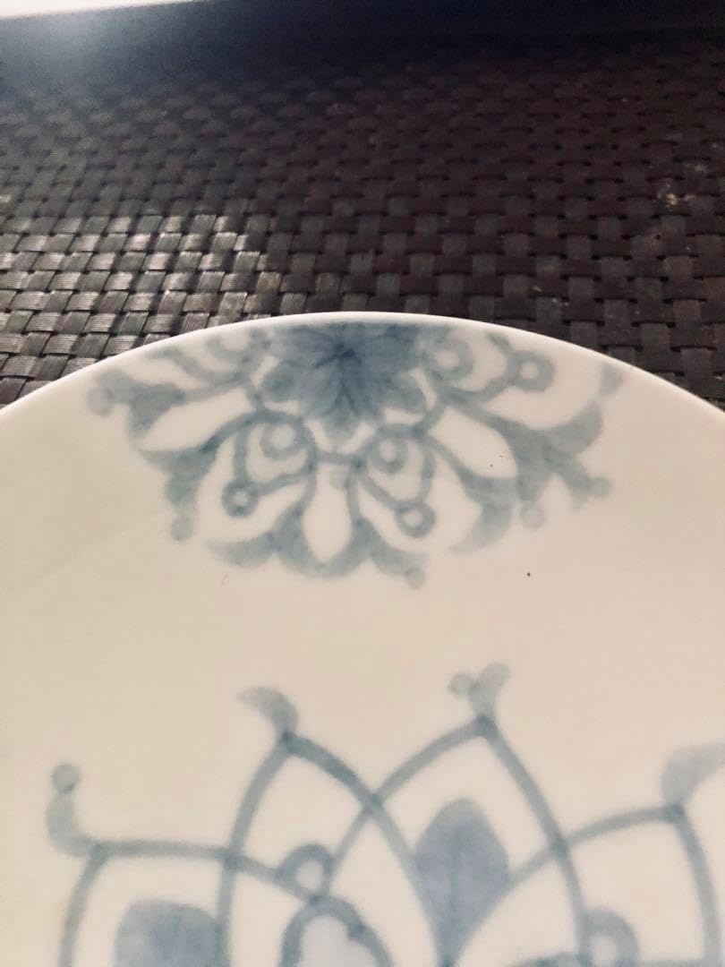 新しい波佐見焼手描き染付盃 青い花模様の陶器皿 直径約20cm