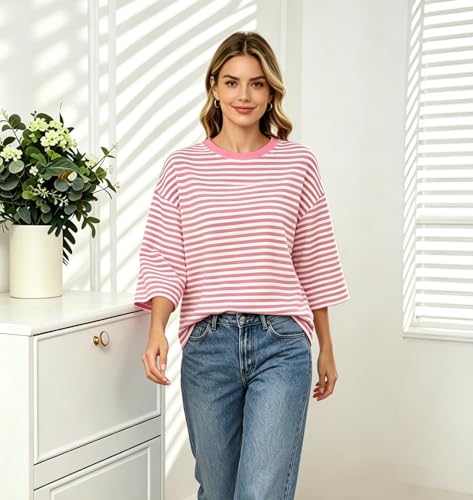 T-shirt ample avec nœud au dos et découpe originale à rayures