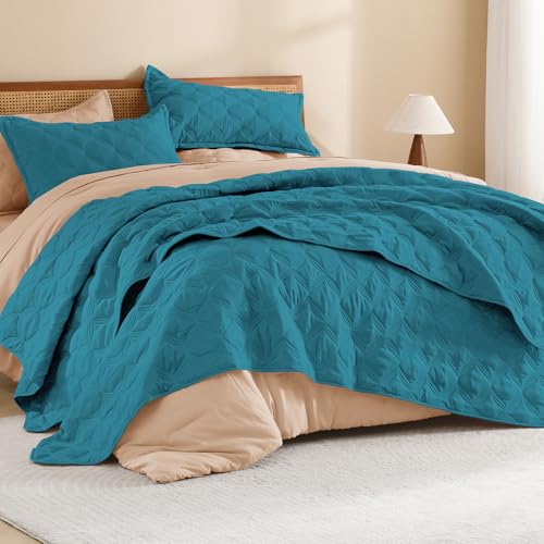 Image of Litanika Queen Quilt Bedding Set, Turquoise Summer Lightweight Soft Comforter Bedspreads & Coverlets, Boho Farmhouse Bedding Cover Bed Decor All Season, 3 Pieces (1 Quilt, 2 Pillowcases)