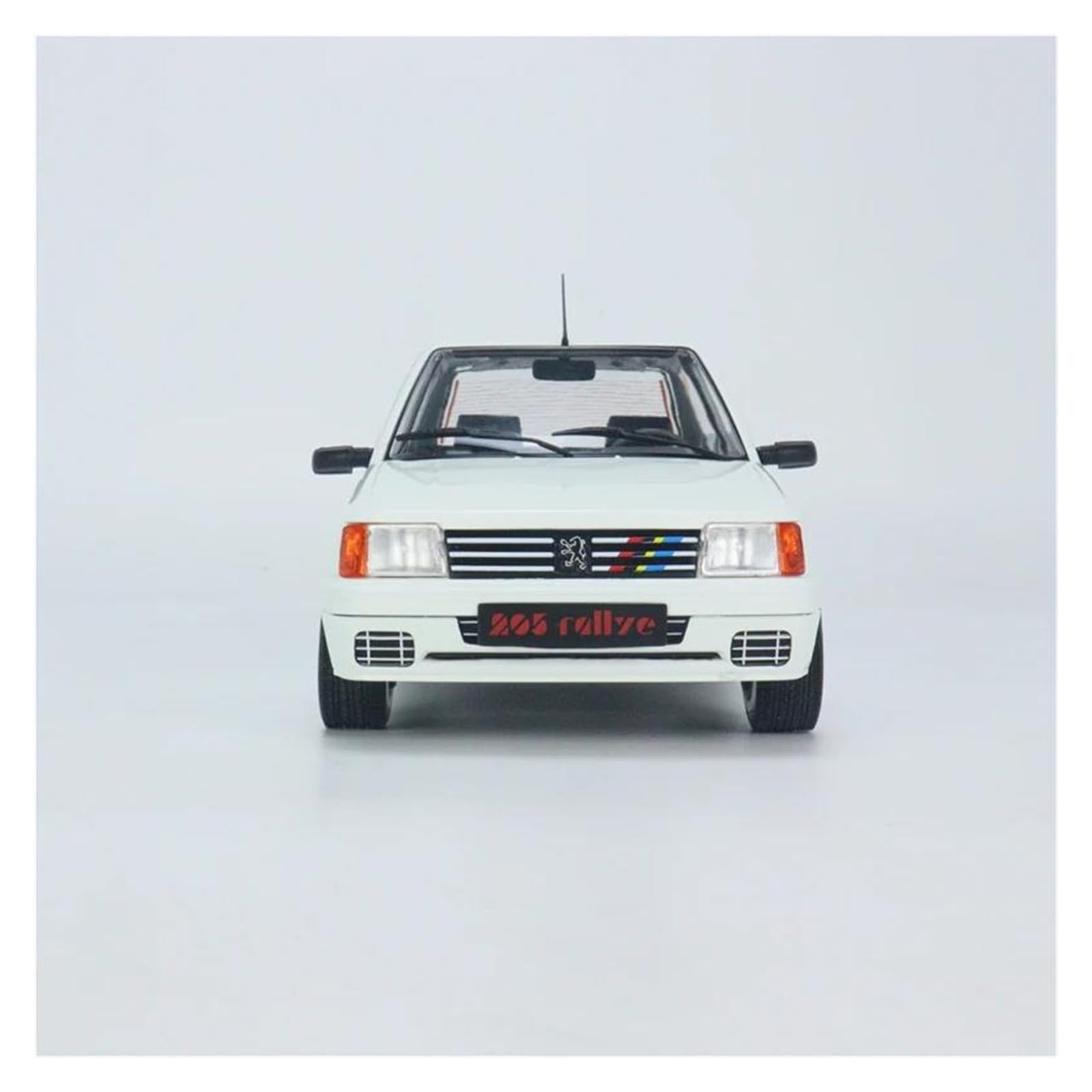 Metallo Scala Replica Modello Di Auto Pressofusa In Scala 1 18 Peugeot 205 Mk 9L 1988 Esposizione Statica Hobby Veicoli Giochi Set