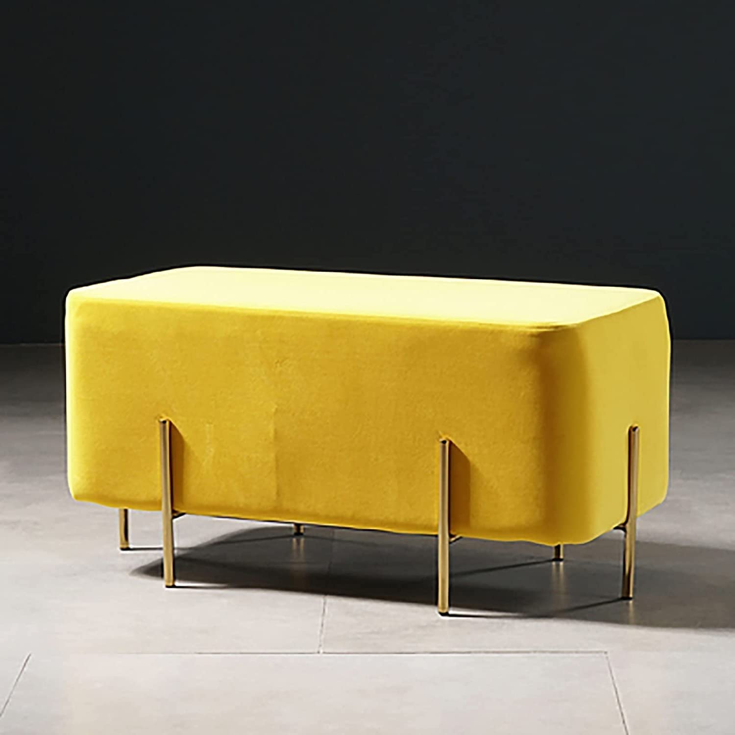 Banc ottoman en velours pour optimiser l'espace et ajouter une assise jaune