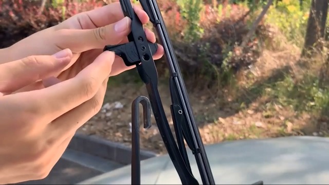 Trico Standard Wiper Blade – Fits 2011+ Ram 1500 2500 3500 4500 5500 (Single Blade)
