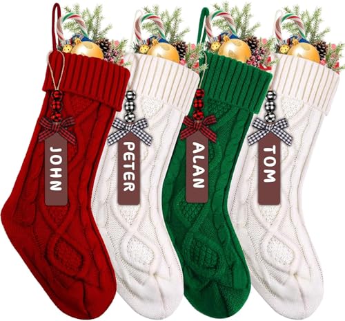DTYDECLE 4 Stück Gestrickte Weihnachtsstrumpfeklassisch Kabel Weihnachtssocken mit namensschilder weihnachtssocken Aufhängen Gestrickter Christmas Stocking für Kamin Schaufenster DekoRot/Weiß/Grün