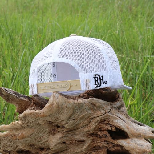Image of Red Dirt Hat Company Wildlife Adjustable Snapback Hat (US, Alpha, One Size, Wanderer - White /Khaki)