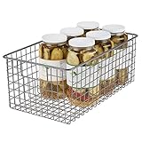 GUTES FORMAT: Der Drahtkorb mit den Maßen von 40,6 cm x 22,9 cm x 15,2 cm schafft viel Platz, um auch große Gegenstände, z. B. Gerätschaften in der Küchenaufbewahrung, sauber zu lagern.