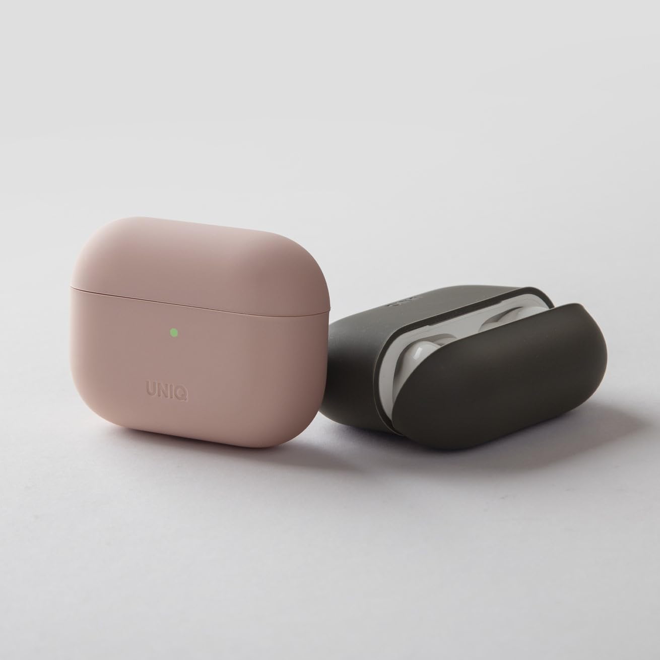Amazon | Uniq Lino ハイブリッドリキッドシリコン Airpods Pro