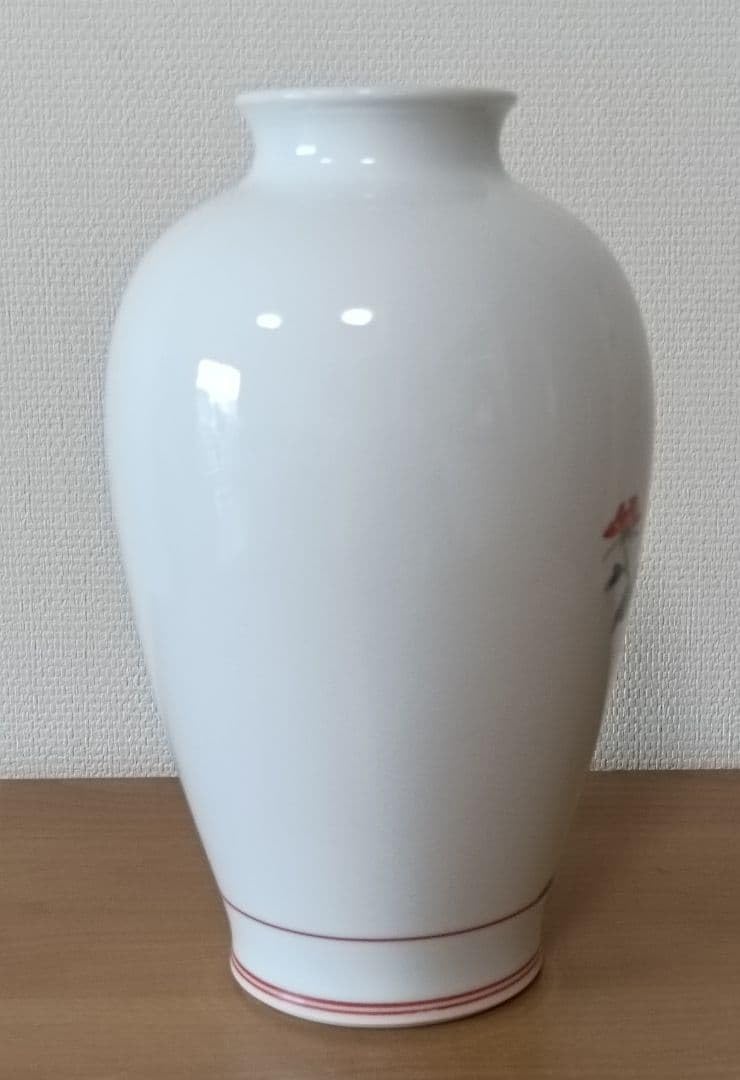 人間国宝　十三代酒井田柿右衛門　錦手　牡丹鳥文花瓶　柿右衛門 Amazon.co.jp: 人間国宝 十三代酒井田柿右衛門 錦手 牡丹鳥文花瓶 柿右