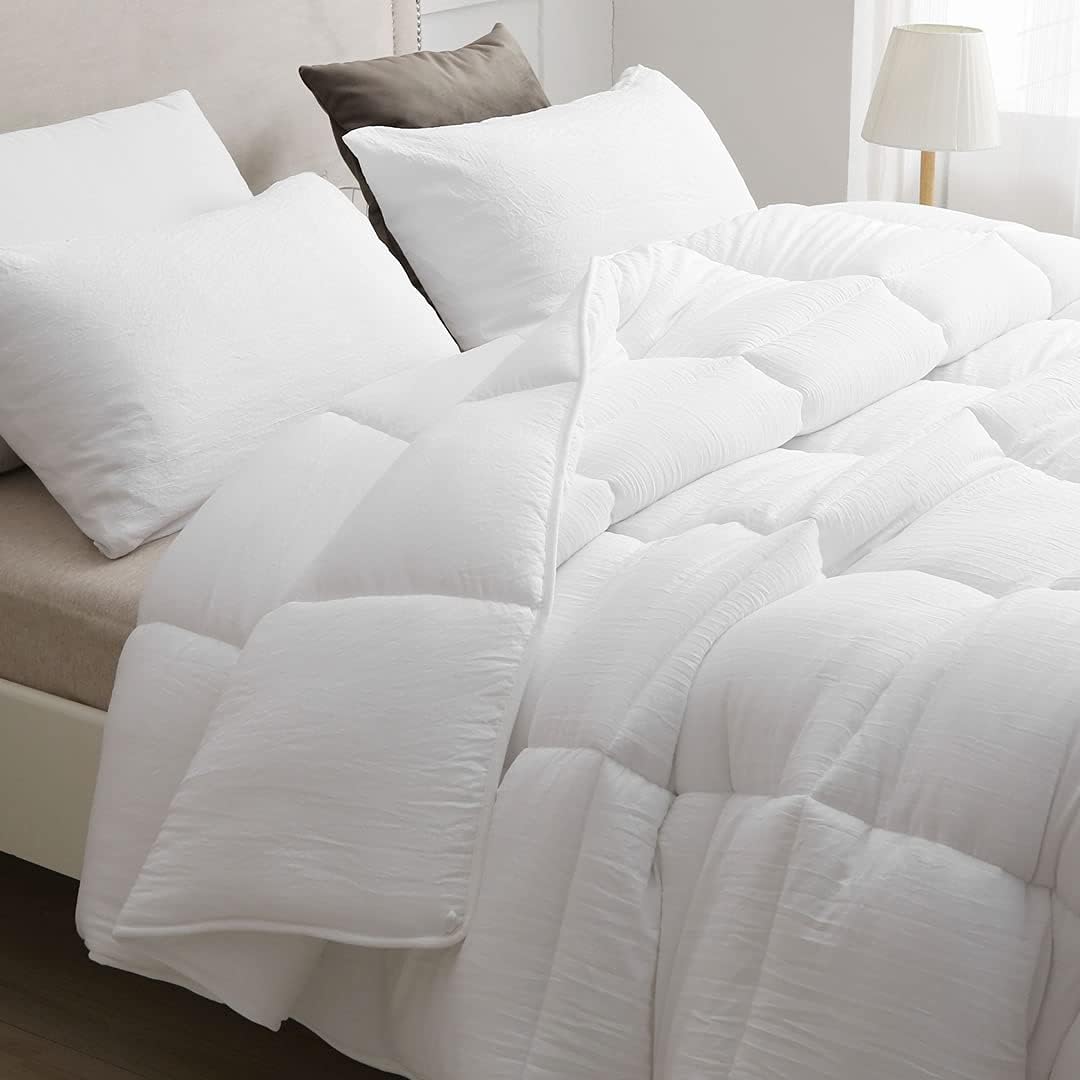APSMILE All White Bed Comforter Set Full/Queen - 3 Pieces All Season Down Alternative Comforter with Shams, Ultra-Soft Cloud Fluffy Cooling Microfiber Quilted Duvet