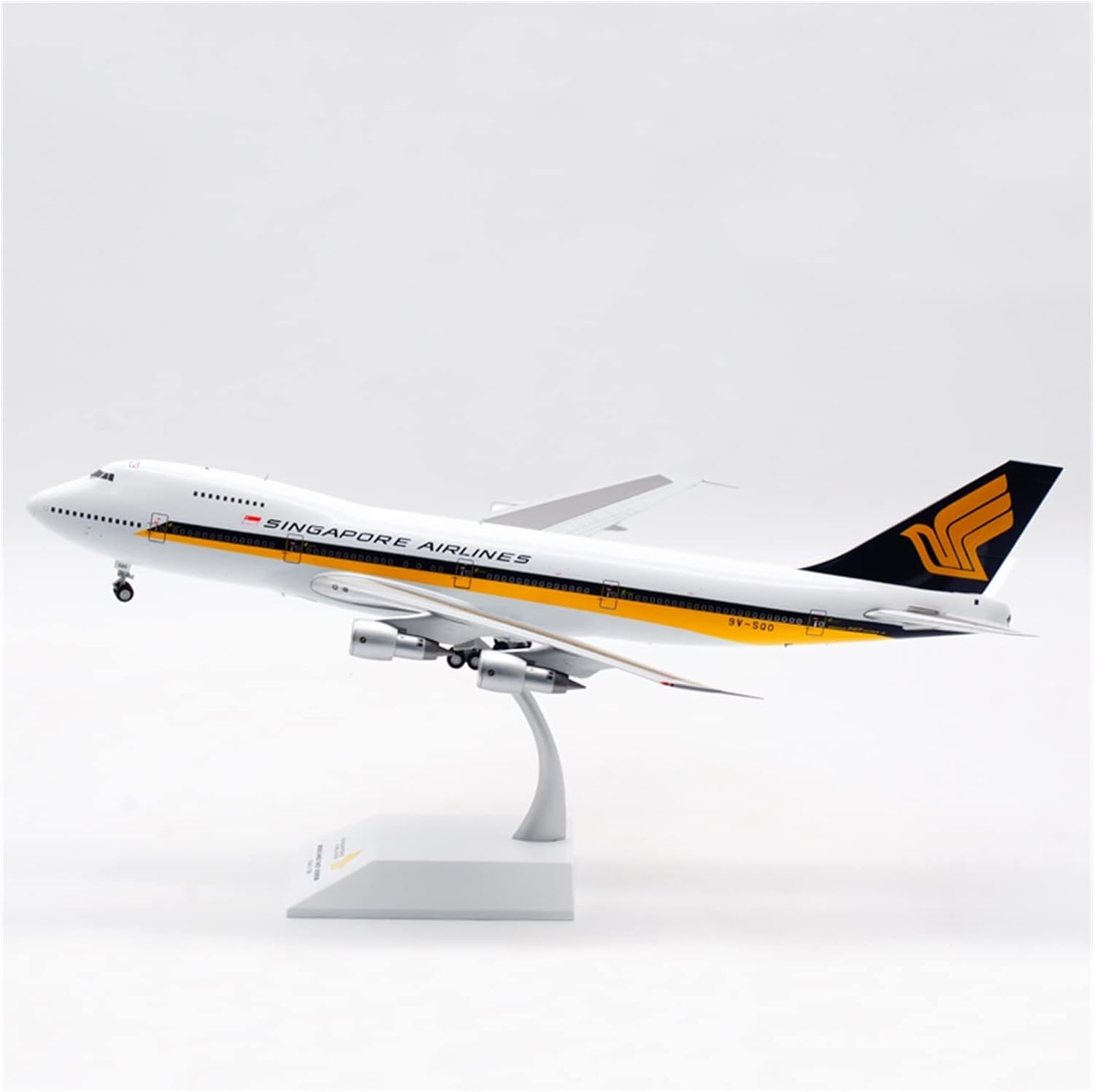 1 200 Fit for Airlines B747-200 9V-SQO Alloy Metal Model Aircraft Collectible Plane Souvenir Gift Hobby Playgame Kit