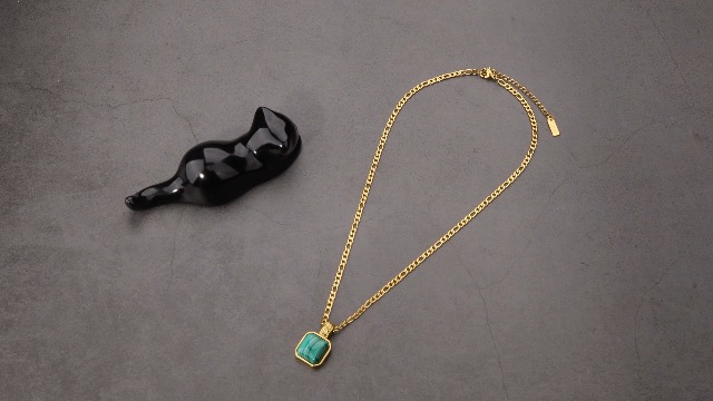 Essentials | Collana a catena Figaro da 10 mm color oro | Disponibile