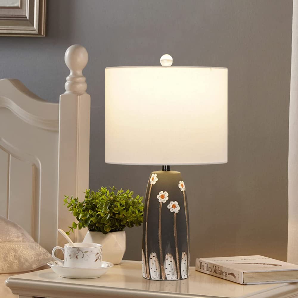 Prosta dekoracyjna domowa ceramiczna lampa stołowa z malowaną śliwką, szara lampa nocna z kloszem w kształcie bębna z tkaniny 20,4-calowa lampa stołowa na biurko