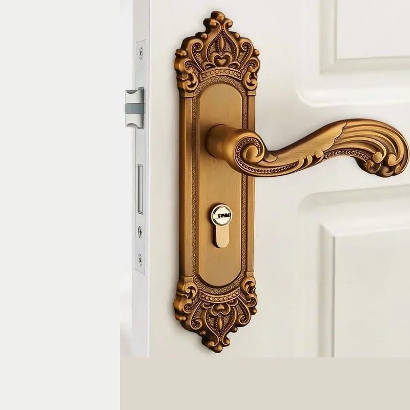 Serrure de porte antique au charme d'antan pour votre maison de famille
