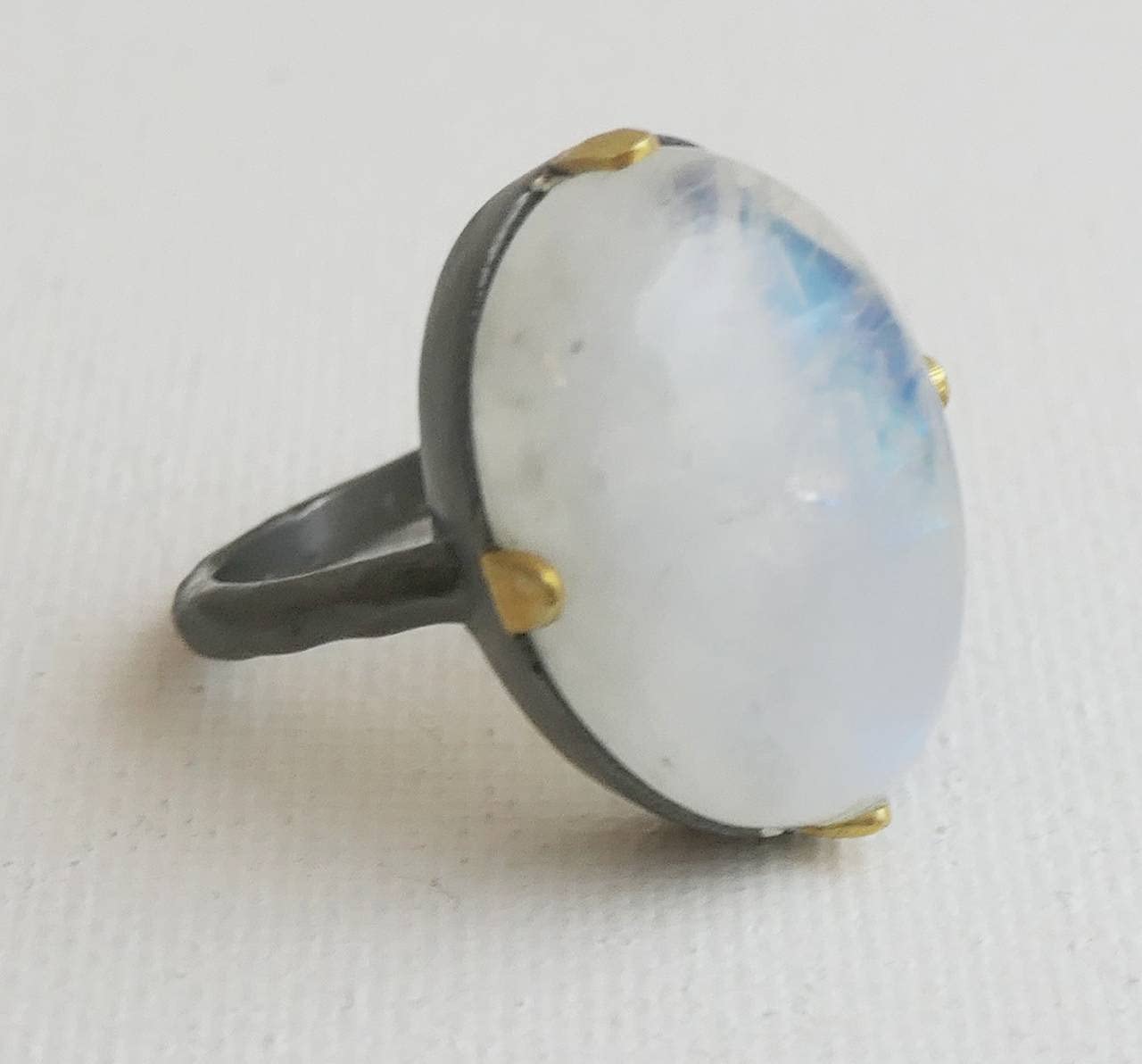 Anello da cocktail in argento sterling con metallo misto pietra di luna