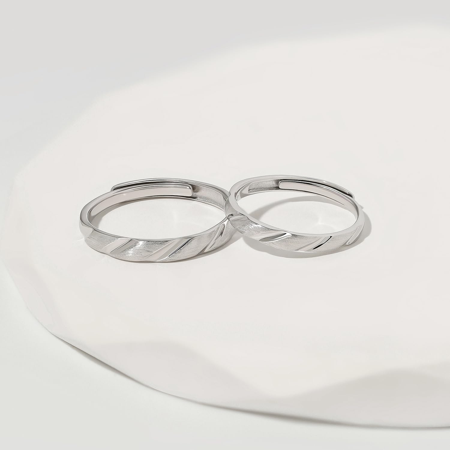 Meissa Alianzas de Ley Sólida 925 de Plata Pareja Anillos de Compromiso Boda para Hombres y Mujeres Adjustable Joyería Aniversario para Novia Prometida el Día de San Valentín (Juego de dos anillos)