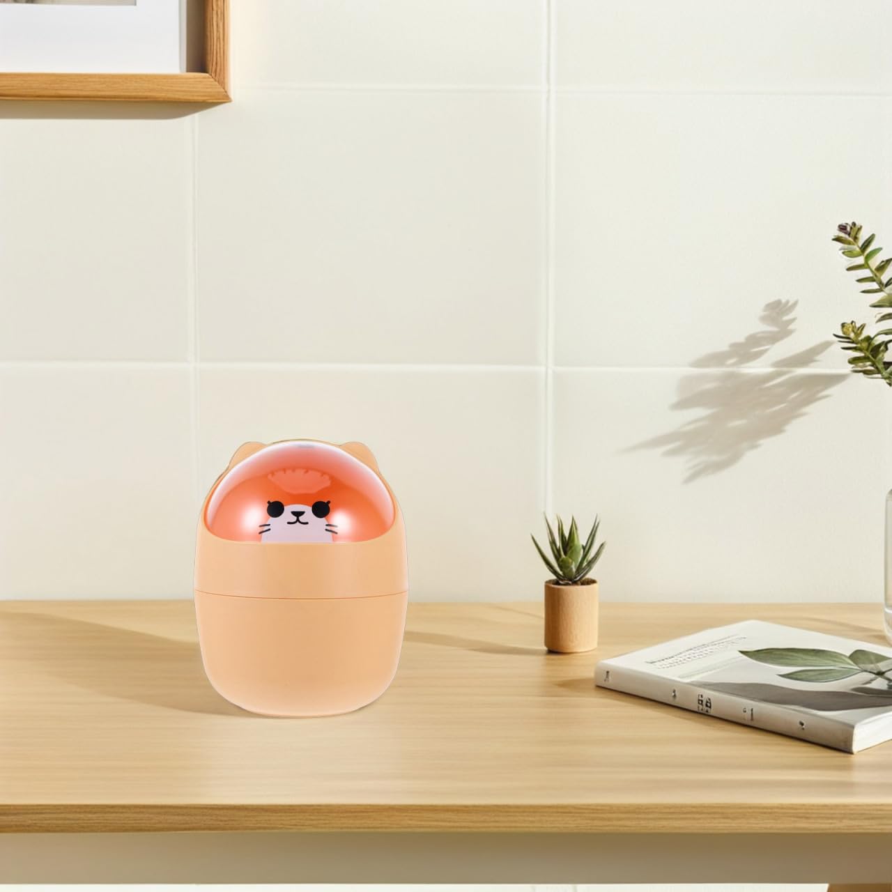 Homoyoyo Mini Garbage Bin Mini Kawaii Cute Bear Trash Bin, Nordic Style Tiny Trash Can, Mini Trash Can with Lid for Office Bedroom Use Mini Desk Bin