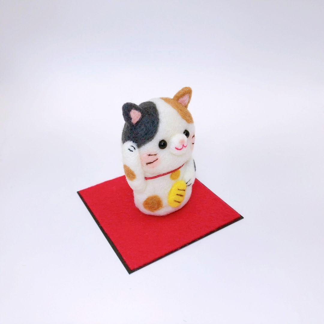 掛け軸 猫と正月飾り 三毛猫 縁起物 掛け軸 猫と正月飾り 三毛猫 縁起物 Woobia ウービア 【振り返る