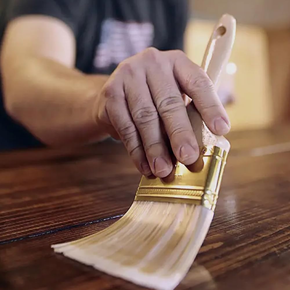 Barniz Poro Abierto para Madera 4L Base Agua Nogal Sopgal | Penetra sin formar película. Realza la veta, repele el agua y permite que la madera transpire. Interior y exterior.