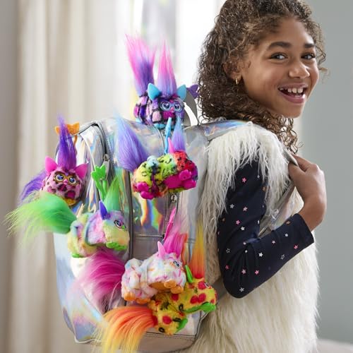 Furby DJ Furblets Dis-Co-Dazz bunt-Kariertes elektronisches Plüschspielzeug Macht Musik, Geräusche und spricht Furbisch, Stofftier für Kinder ab 6 Jahren mit Schlüsselanhänger