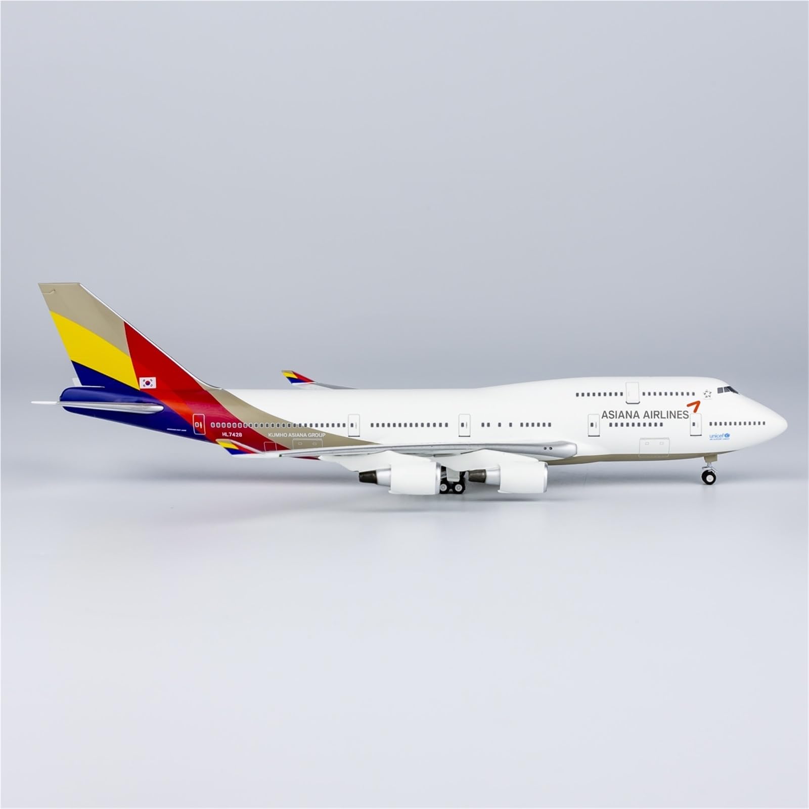 Modelli di Aerei Replica 17CM 1/400 Modello di visualizzazione su Larga Scala Aereo per Asiana Airlines B747-400 HL7428 Modello di Aereo in Miniatura di Aereo finito statico