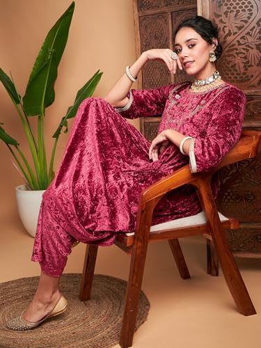 Image of Women's Velvet Embroidered Gathered Kurta