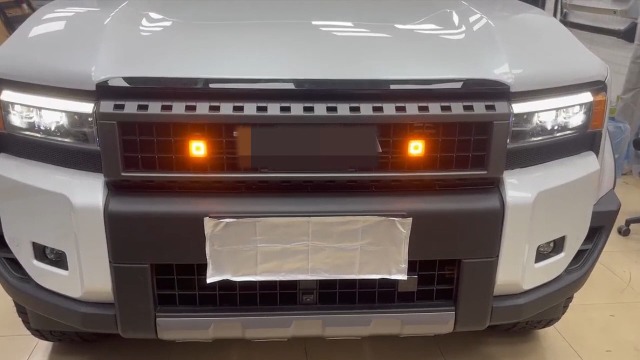 Amazon.com: ITrims Front Grille Marker Lights for Toyota Land