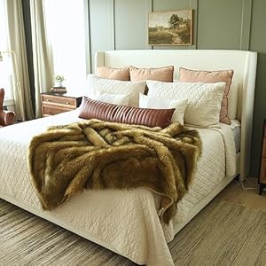   Waterproof-Pet-Blanket-Realistic-Faux-Fur-Plush-Throw-Protector-for-Furniture-Couches-Car-Bed-Mattress-Protects-Against-Dog-Cat-Fur-Pet-Damage-Machine-Washable-50x60