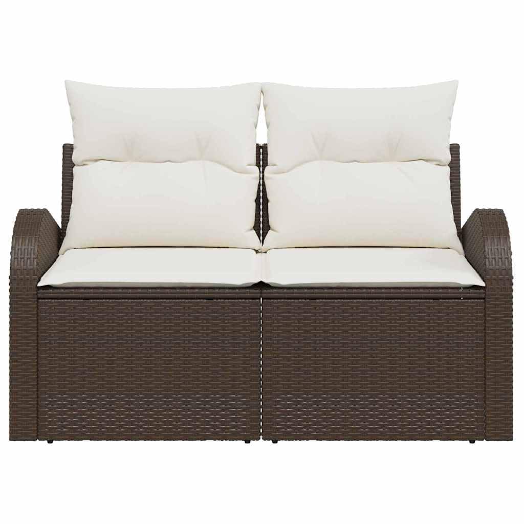 Divano da Giardino 2 Posti in Polyrattan Marrone con Cuscini | Mix di stile e robustezza per terrazzo e giardino. Struttura modulare in metallo con cuscini inclusi per esterno.