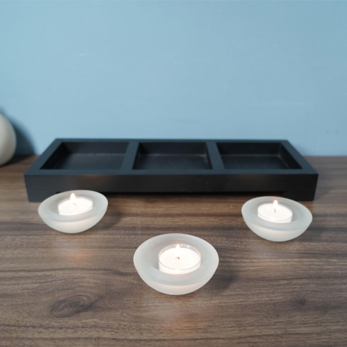 Portavelas de Vidrio Esmerilado para Té, Base de Madera Negra
