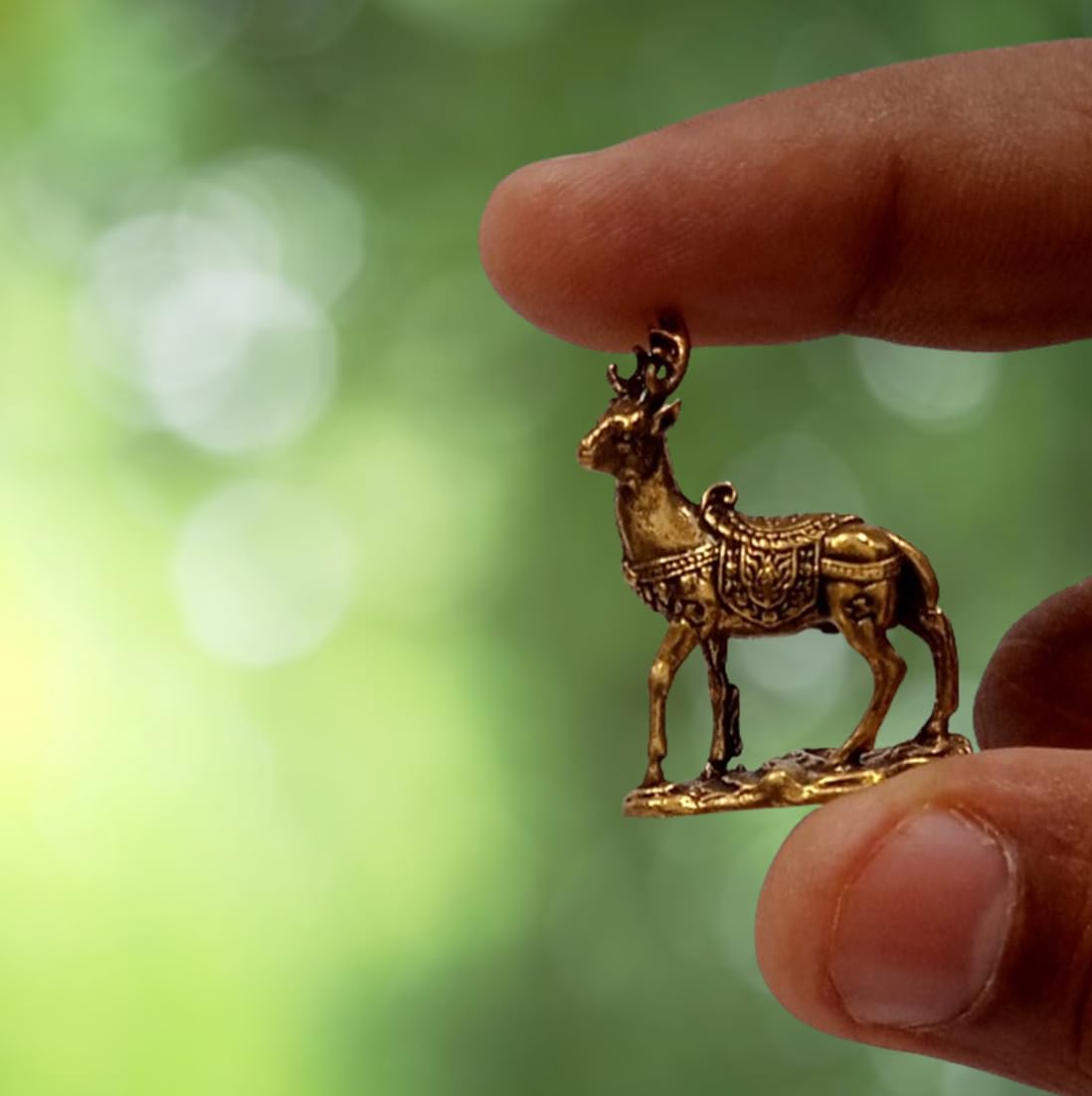 Statue cerf laiton miniature sculpture animalière sculptée fine 12699H