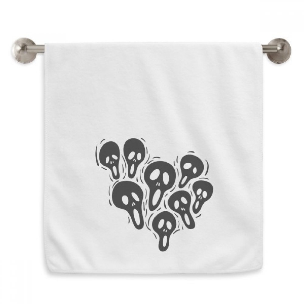Serviette de toilette blanche motif crâne en tissu absorbant dense
